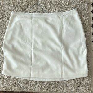 Stretchy White mini skirt